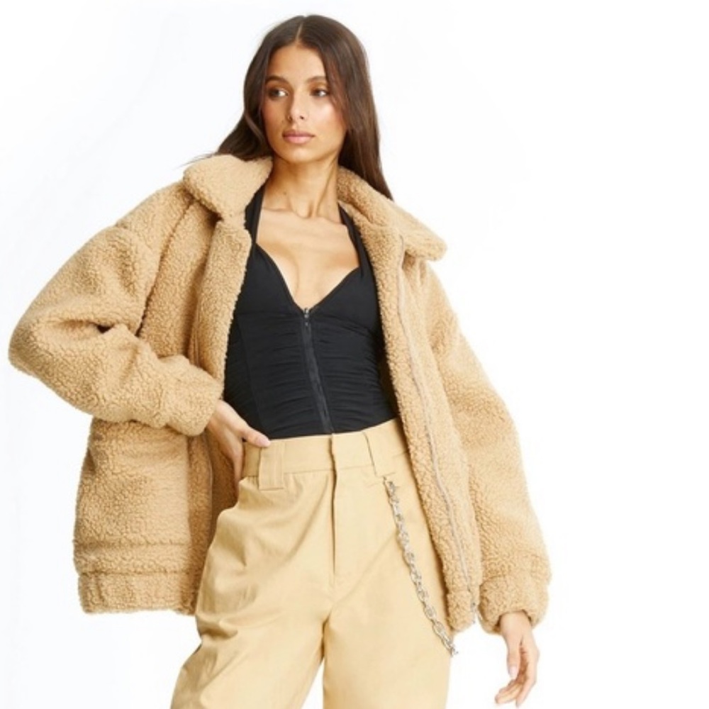 Pixie Coat in Caramel
I.AM.GIA